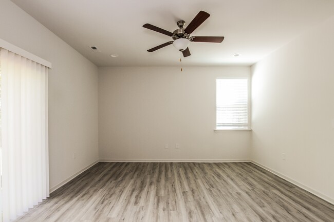 6219 Woodland Cir in Charlotte, NC - Building Photo - Building Photo