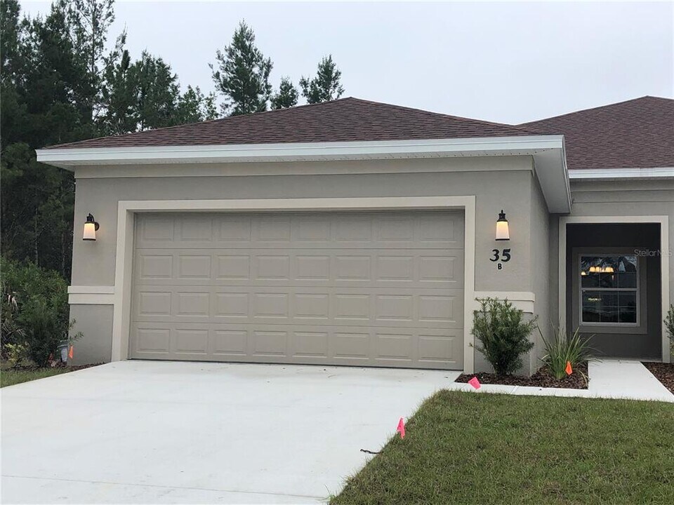 35 Wood Arbor Ln in Palm Coast, FL - Building Photo