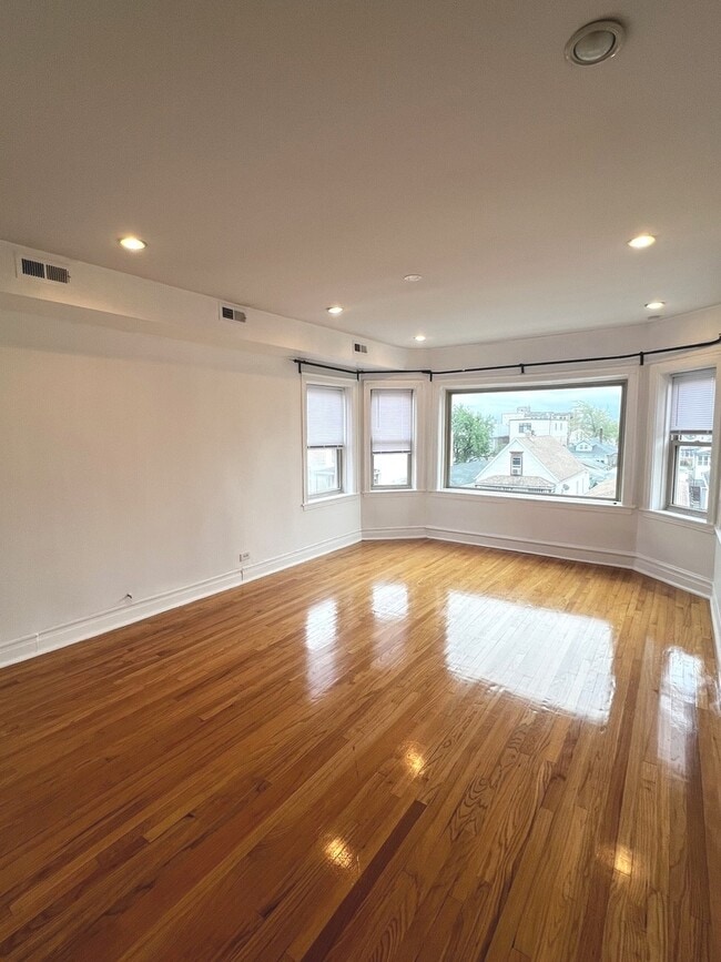 4826 W Henderson St in Chicago, IL - Building Photo - Building Photo