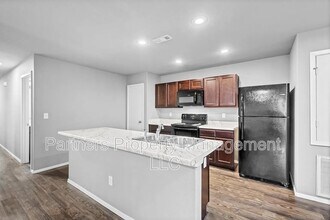 236 E Anabranch Ct in Farmington, AR - Building Photo - Building Photo