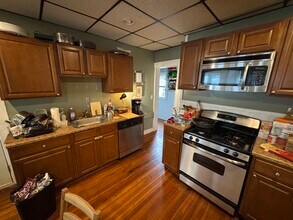 363 Beacon St, Unit #2 in Somerville, MA - Building Photo - Building Photo