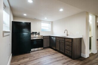 259 E Herbert Ave, Unit Apt B in Salt Lake City, UT - Building Photo - Building Photo