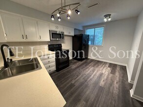 218 Lamplighter Cir in Winston-Salem, NC - Foto de edificio - Building Photo