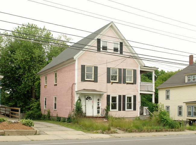 133-135 W Hollis St in Nashua, NH - Building Photo - Building Photo