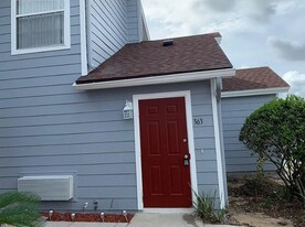 363 Caribbean Dr in Davenport, FL - Building Photo