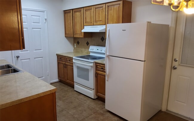 property at 2121 Redwood St