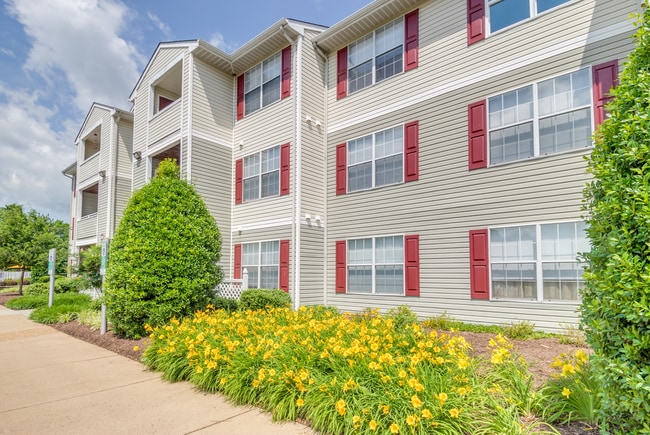 South Main Commons Apartments in Manassas, VA - Building Photo - Building Photo