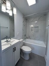 423 W Belden Ave in Chicago, IL - Foto de edificio - Building Photo