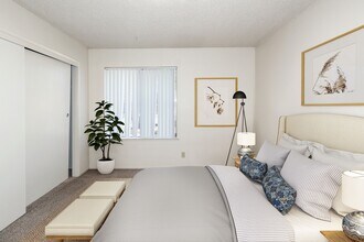 Northwood Village in Merced, CA - Foto de edificio - Building Photo