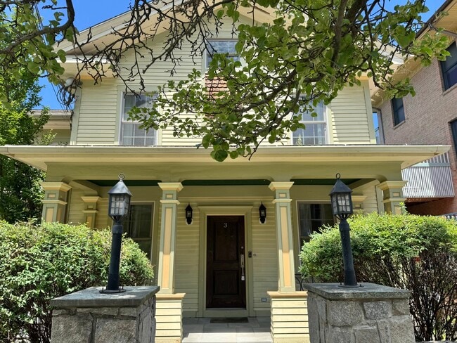 property at 776 Quinnipiac Ave