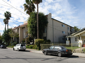 1403-1405 N New Hampshire Ave in Los Angeles, CA - Building Photo - Building Photo