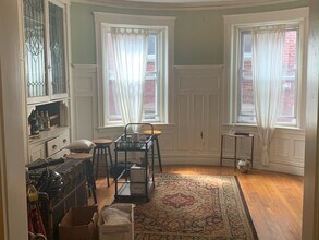 208A Winthrop Rd, Unit 3 in Brookline, MA - Foto de edificio - Building Photo