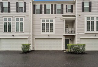 3005 Meridian Cmns in Mechanicsburg, PA - Building Photo - Building Photo