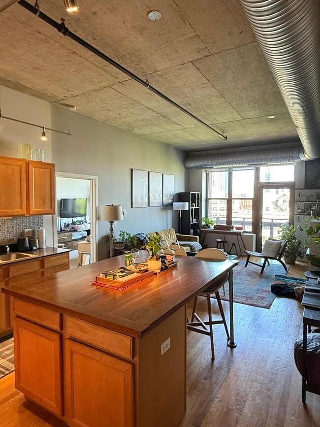 849 N Franklin St in Chicago, IL - Building Photo - Building Photo