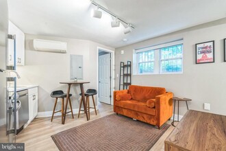 459 Massachusetts Ave NW in Washington, DC - Building Photo - Building Photo