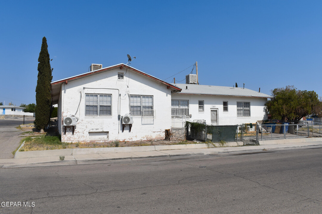 5000 Trowbridge Dr in El Paso, TX - Building Photo