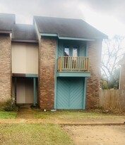 2437B River Oaks Blvd, Unit River Oaks Blvd in Jackson, MS - Building Photo