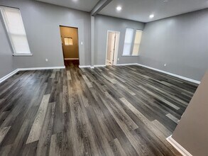 3320 Gwynns Falls Pky, Unit B in Baltimore, MD - Building Photo - Building Photo