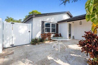 10187 122nd Ave N in Largo, FL - Building Photo - Building Photo