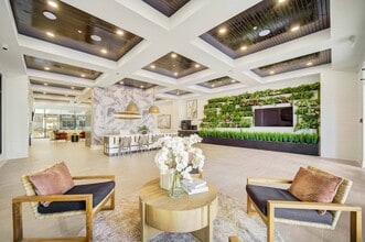 Vintage Lake Powell in Panama City Beach, FL - Building Photo - Building Photo