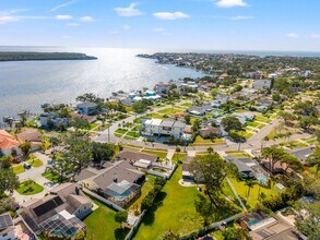 6070 Denver St NE in St. Petersburg, FL - Building Photo - Building Photo