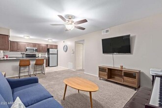 1014 E Spence Ave in Tempe, AZ - Foto de edificio - Building Photo