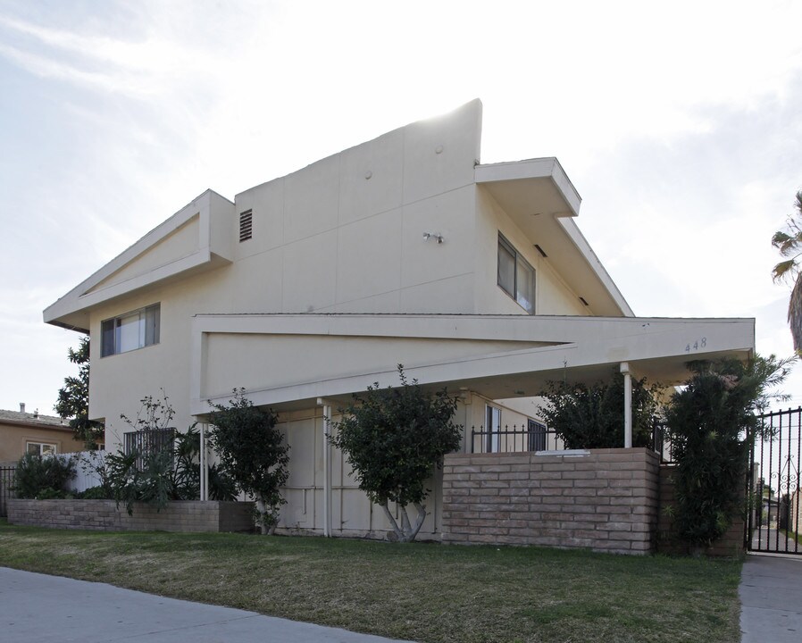 448 W Valencia Dr in Fullerton, CA - Building Photo