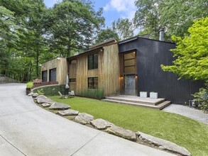 4424 Woodland Brook Dr SE in Atlanta, GA - Building Photo - Building Photo