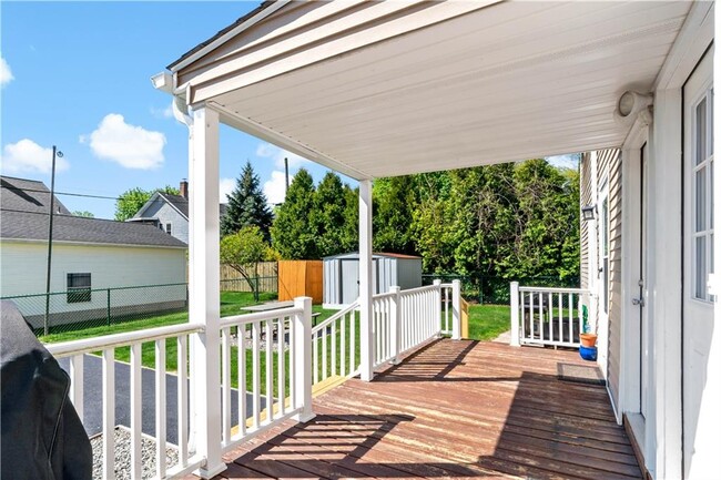 4 Oak St in Smithfield, RI - Building Photo - Building Photo