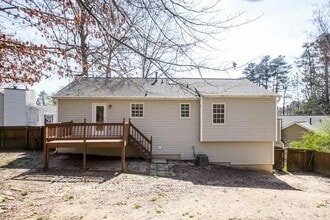 4987 Holborn Ct, Unit 101 in Acworth, GA - Foto de edificio - Building Photo