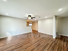 2909 Sun Valley St in Irving, TX - Building Photo - Building Photo