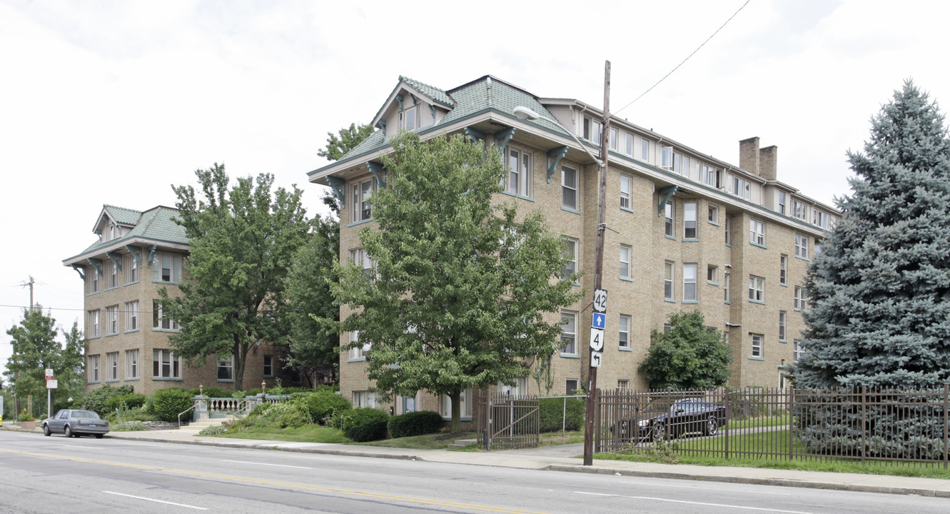 Rose Hill Condominiums in Cincinnati, OH - Building Photo