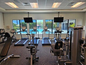 9839 Haze Dr in Venice, FL - Foto de edificio - Building Photo