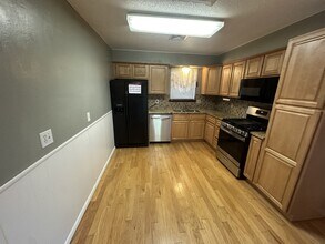 137 E Jarman Dr in Midwest City, OK - Building Photo - Building Photo