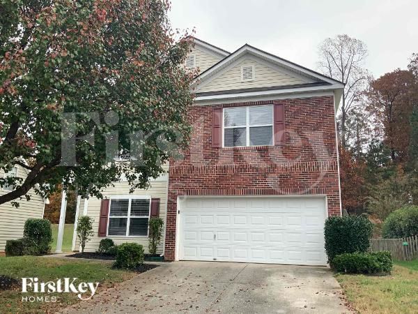 property at 8122 Chatham Oaks Dr