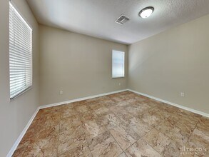 17519 Balmaha Dr in Land O Lakes, FL - Building Photo - Building Photo
