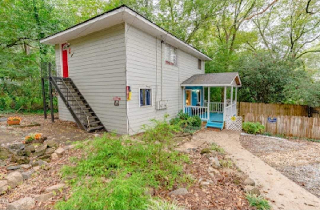 5275 W Mountain St in Stone Mountain, GA - Building Photo