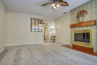 2 Colgadura Way in Hot Springs, AR - Building Photo - Building Photo