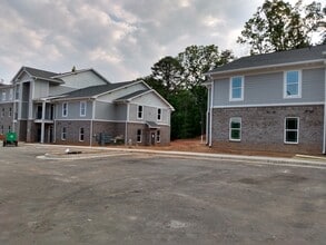 Peaks of Dahlonega in Dahlonega, GA - Foto de edificio - Building Photo