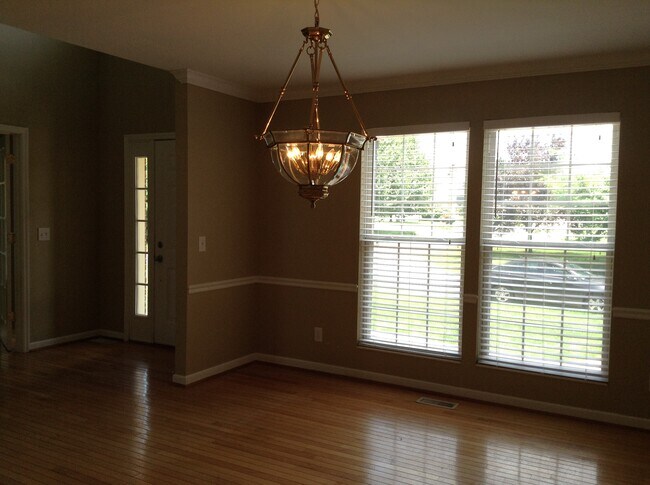 10190 Meadowknoll Dr in Loveland, OH - Foto de edificio - Building Photo