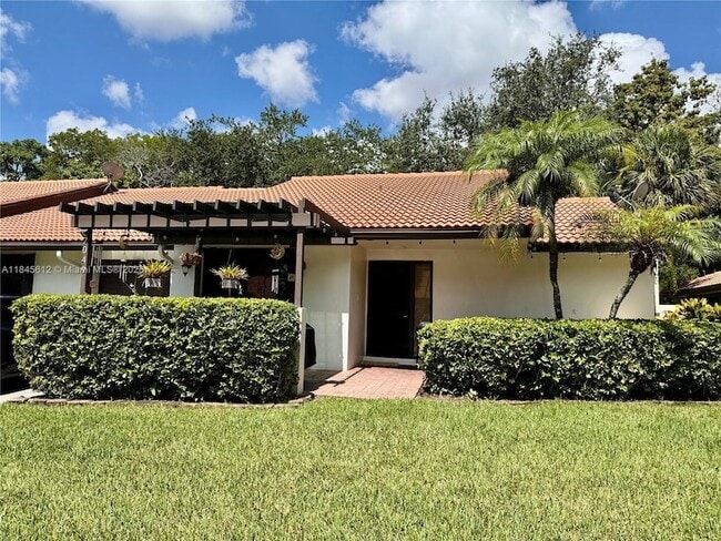 7049 Marlberry Ln in Tamarac, FL - Building Photo - Building Photo
