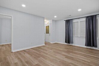 321 Hospital Dr in Virginia Beach, VA - Building Photo - Building Photo