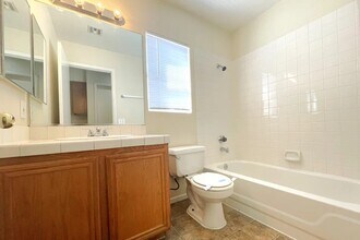 1209 Autumn Ridge Cir in North Las Vegas, NV - Foto de edificio - Building Photo