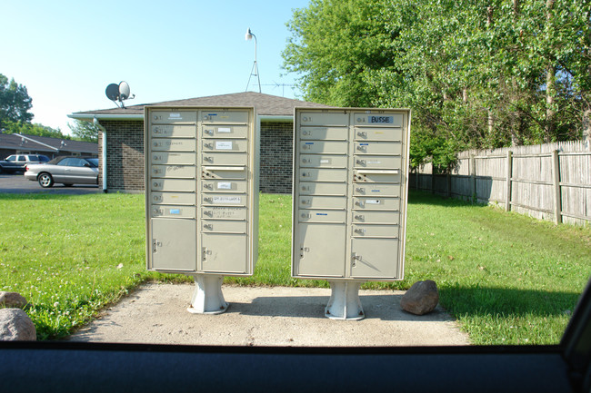 619-723 Beggs Ln in Marengo, IL - Foto de edificio - Building Photo