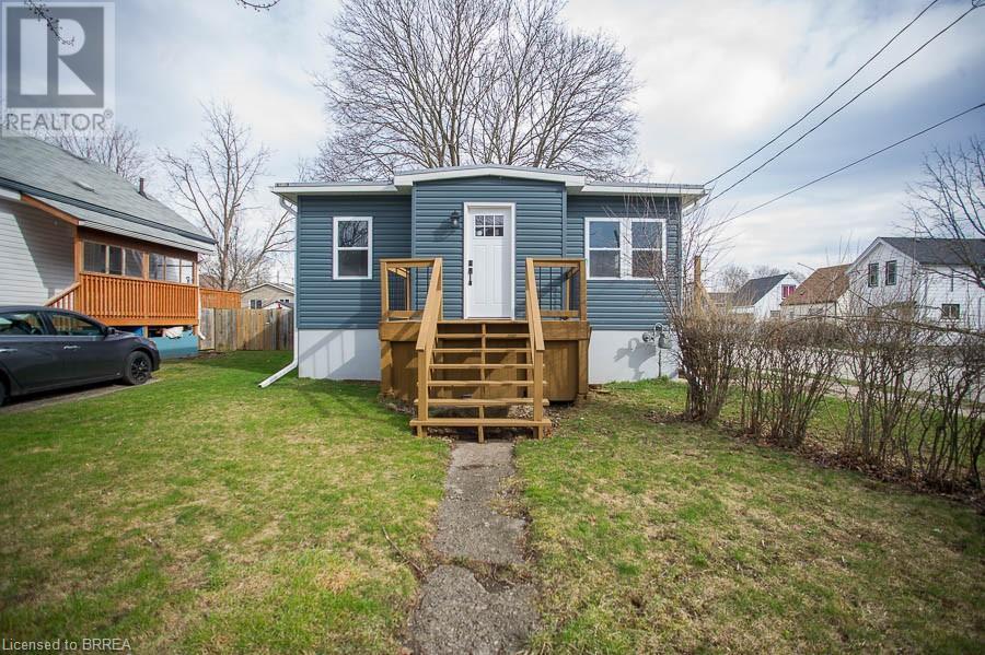20 Park Ave E in Brantford, ON - Building Photo