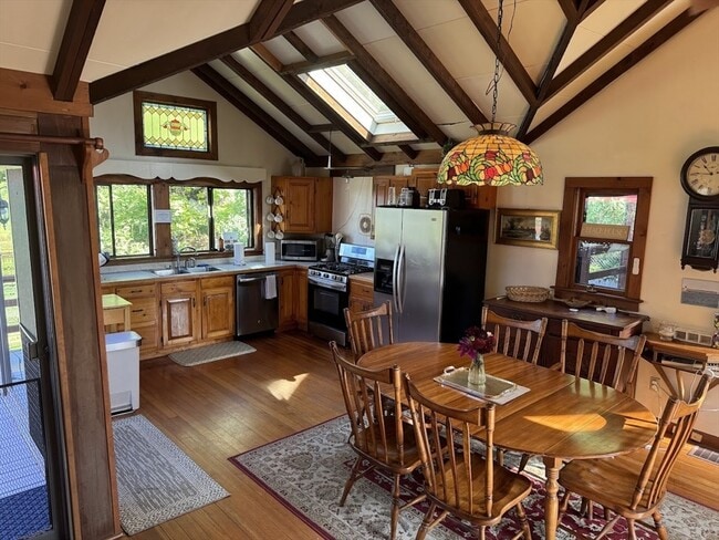 35 Oceanview Ave in Barnstable, MA - Building Photo - Building Photo