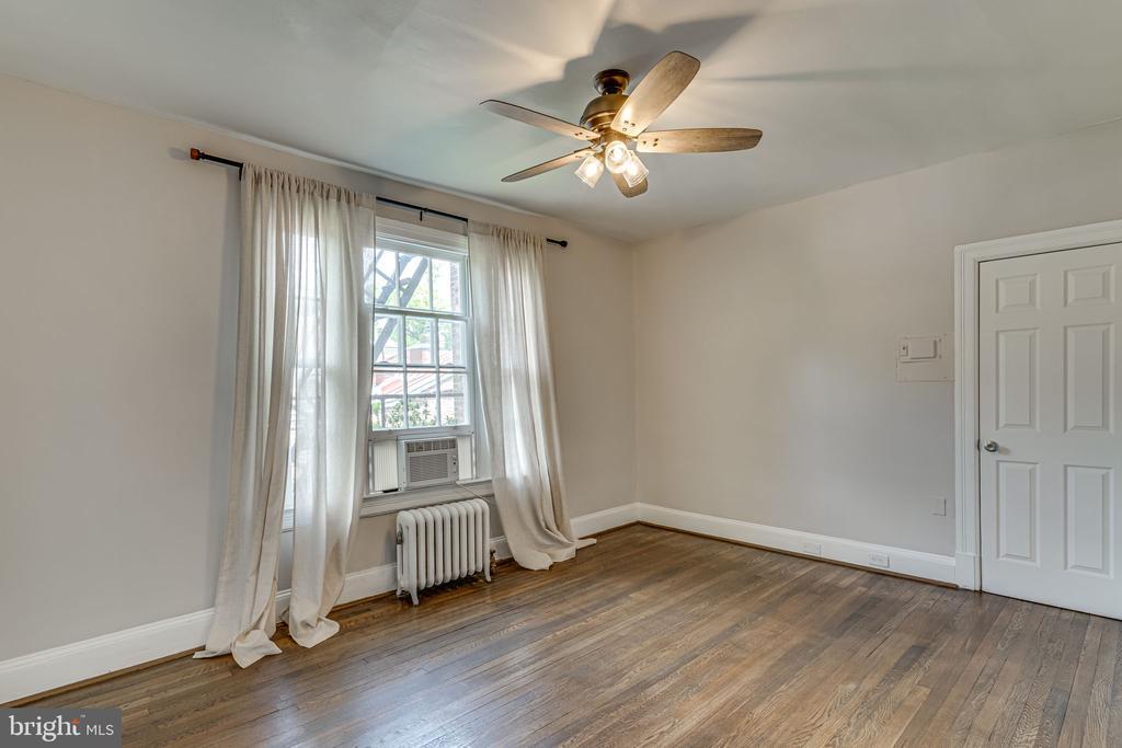 2527 Q St NW, Unit 204 in Washington, DC - Building Photo