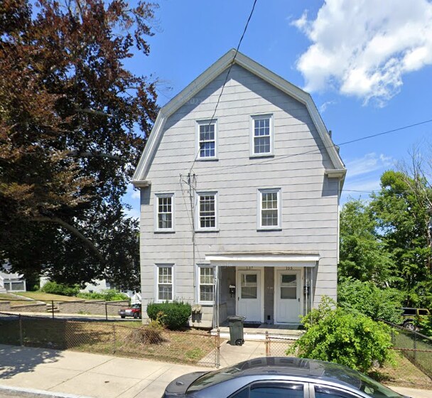 135 Nonantum St, Unit 135 in Boston, MA - Building Photo