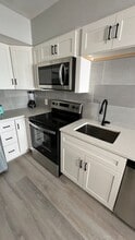974 Tennessee Ln in Sarasota, FL - Foto de edificio - Building Photo
