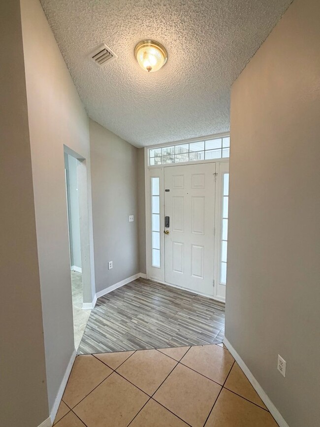 7 Poinsettia Ln in Palm Coast, FL - Building Photo - Building Photo